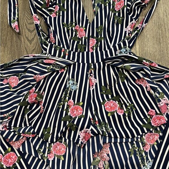 J For Justify Floral High-Low Romper Dress Flutter Sleeve Striped Navy White S - Picture 4 of 11